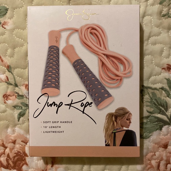 Jessica Simpson Jump Rope - Picture 2 of 4